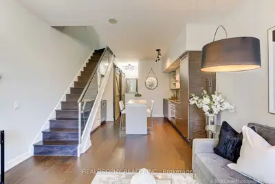 1030 King Street W 110, Toronto C01, On M6k 0b4
