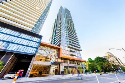 50 Wellesley Street E 3711, Toronto C08, On M4y 0c8