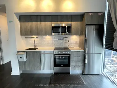 28 Wellesley Street E 3309, Toronto C08, On M4y 0c4