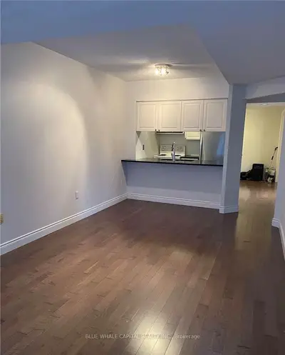 887 Bay Street 712, Toronto C01, On M5s 3k6