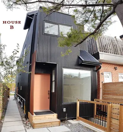 452 Montrose Avenue B, Toronto C01, On M6g 3h1