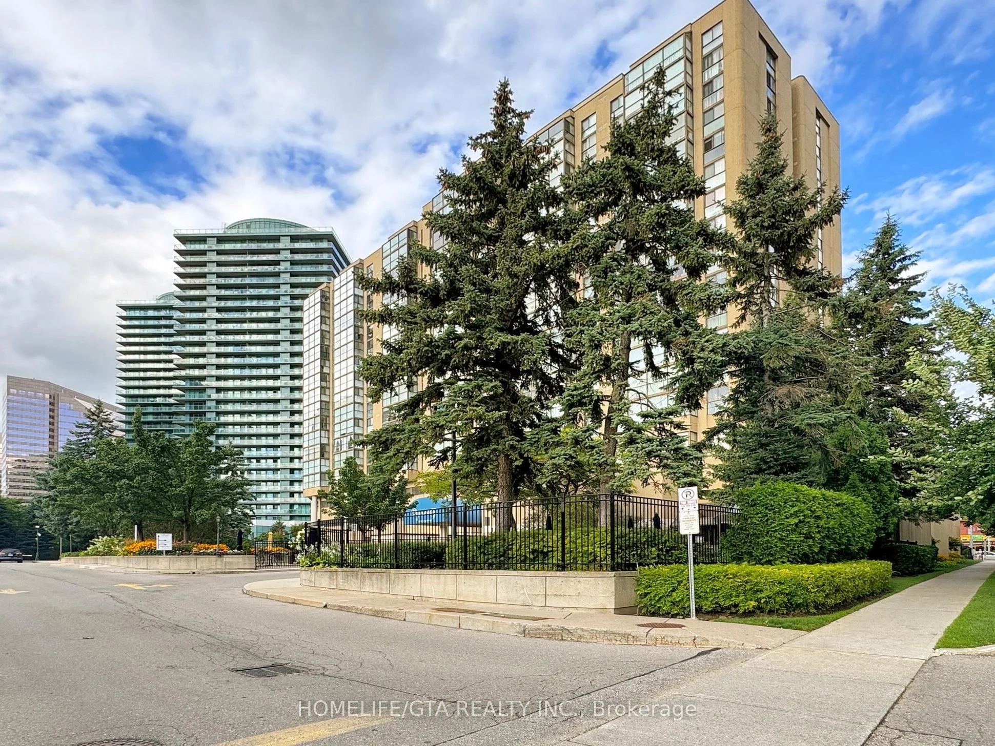 Condo Apartment in Toronto
