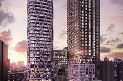 230 Simcoe Street 826, Toronto C01, On M5t 1t4