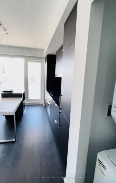 197 Yonge Street #4210, Toronto C08, On M5b 1m4