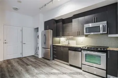 38 Grand Magazine Street 134, Toronto C01, On M5v 0b1