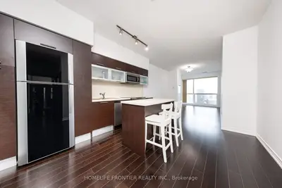 Condo Apartment in Toronto