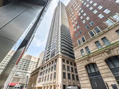 70 Temperance Street 5005, Toronto C01, On M5h 0b1