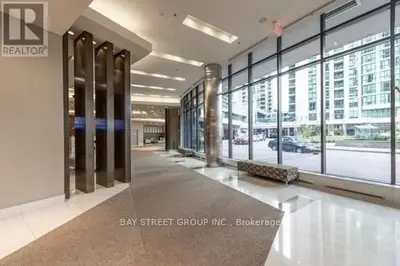 33 Bay Street 4209, Toronto C01, On M5j 2z3