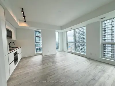 327 King Street W 3606, Toronto C01, On M5v 0w7