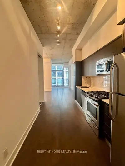 399 Adelaide Street W 401, Toronto C01, On M5v 1s4