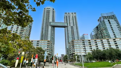 Condo Apartment in Toronto