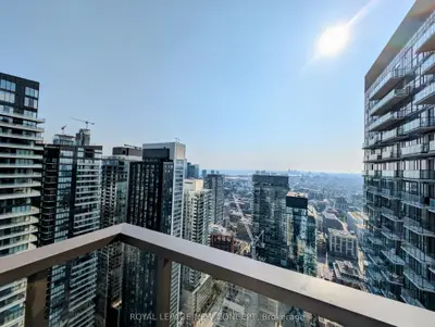 8 Widmer Street 4712, Toronto C01, On M5v 0w6