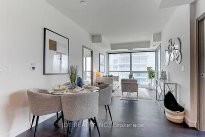 Condo Apartment in Toronto
