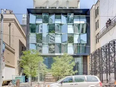 224 King Street W 1402, Toronto C01, On M5h 0a6