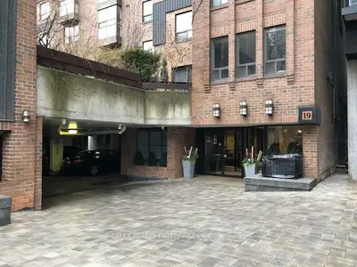 19 Dundonald Street 402, Toronto C08, On M4y 1k3