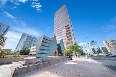 5700 Yonge Street Road 200 C, Toronto, On L5n 1w1