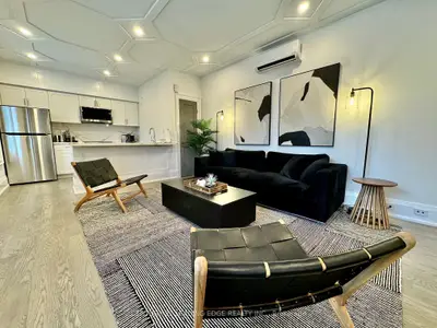 Att/Row/Townhouse in Toronto