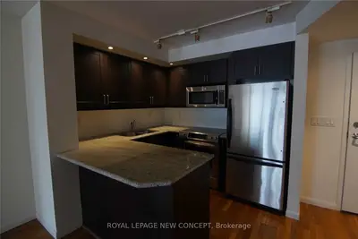 15 Stafford Street 413, Toronto C01, On M5v 3x6