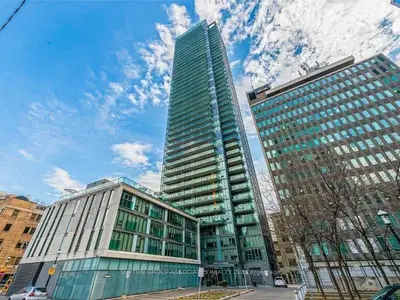33 Lombard Street 2003, Toronto C08, On M5c 3h8