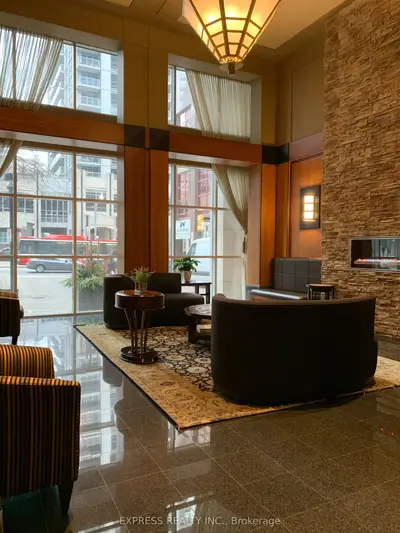 750 Bay Street 1802, Toronto C01, On M5g 1n6