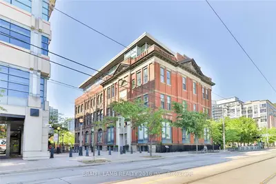 915 King Street W 409, Toronto C01, On M6k 3m2