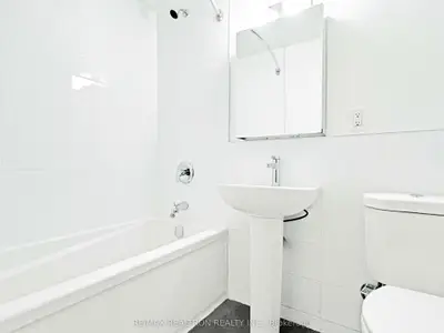 95 Lawton Boulevard 104, Toronto C02, On M4v 1z8