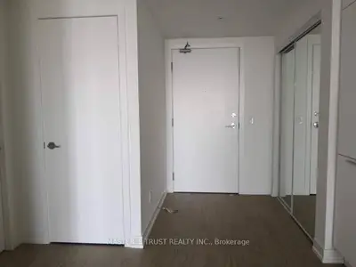 85 Wood Street 4118, Toronto C08, On M4y 0e8