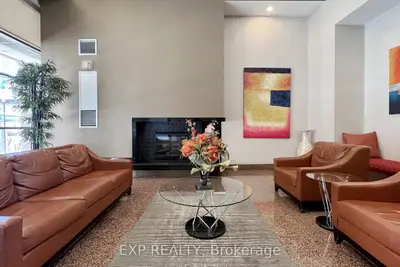736 Spadina Avenue 1111, Toronto C01, On M5s 2j6