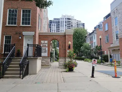 Condo Townhouse in Toronto