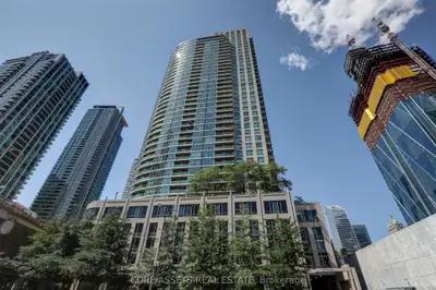 18 Yonge Street 1210, Toronto C01, On M5e 1z8