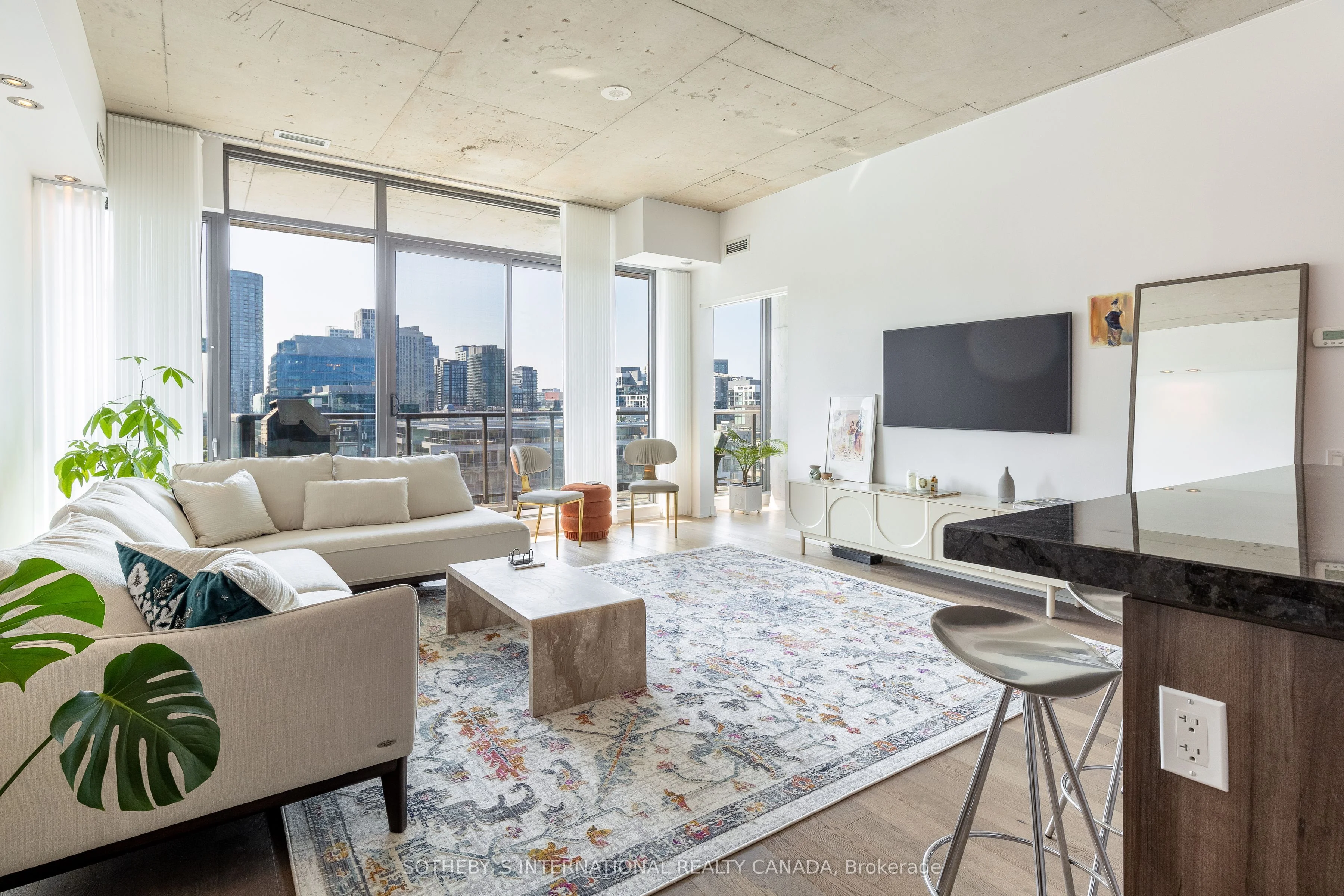 560 King Street W 1112, Toronto C01, On M5v 0l6