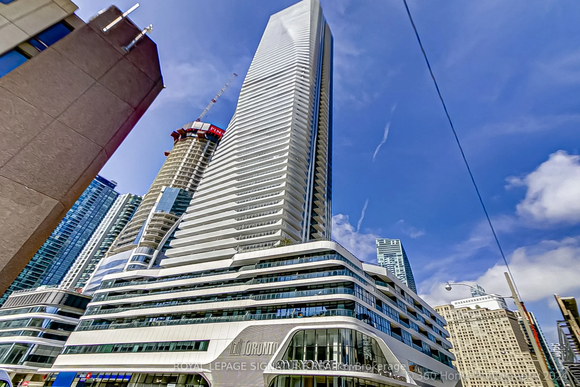 28 Freeland Street 1409, Toronto C08, On M5e 0e3