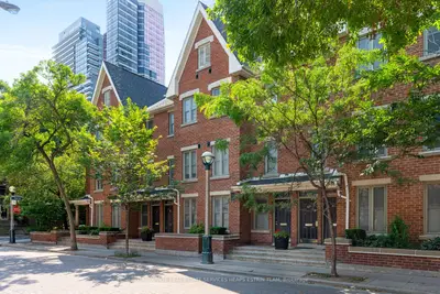 Condo Townhouse in Toronto