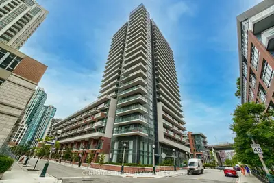 38 Iannuzzi Street 2105, Toronto C01, On M5v 0s2