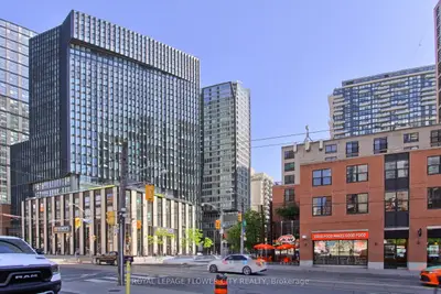 68 Shuter Street S 1903, Toronto C08, On M5b 1b4