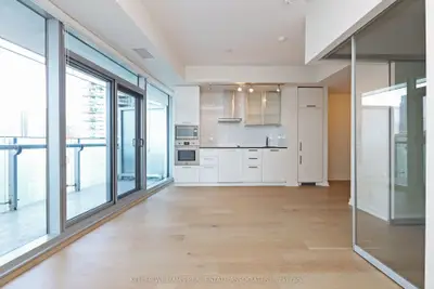 12 York Street 1706, Toronto C01, On M5j 0a9