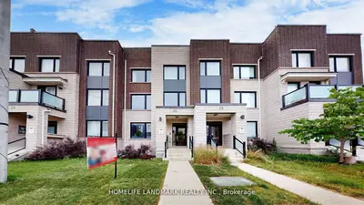 26 Hollyhock Court, Toronto C13, On M3b 0b4