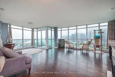 Condo Apartment in Toronto