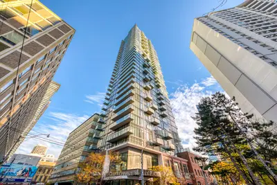 75 St Nicholas Street 1406, Toronto C01, On M4y 0a5