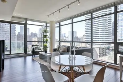 281 Mutual Street 1303, Toronto C08, On M4y 3c4