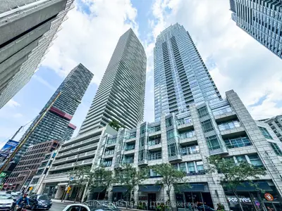 2221 Yonge Street 4510, Toronto C10, On M4s 0b8