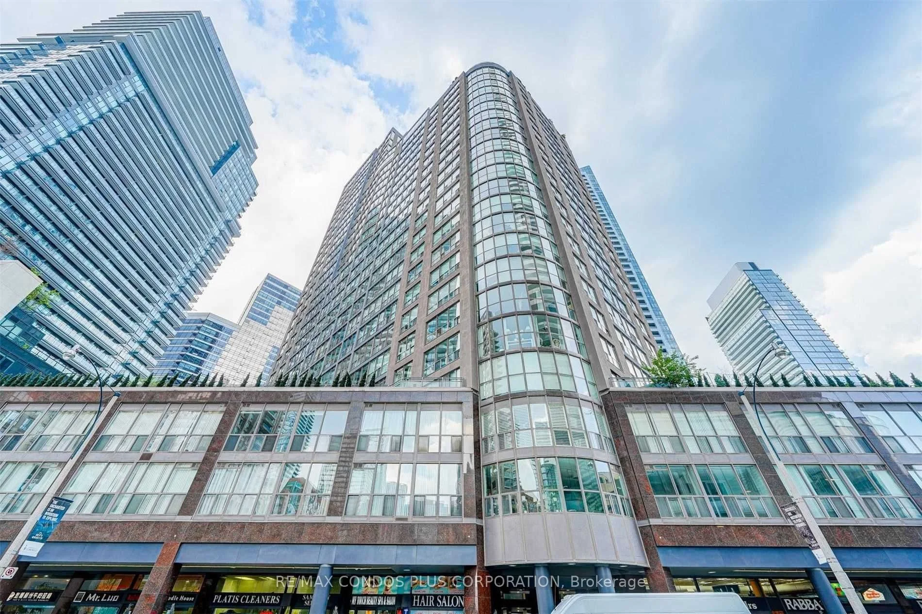 24 Wellesley Street W 2403, Toronto C01, On M4y 2x6