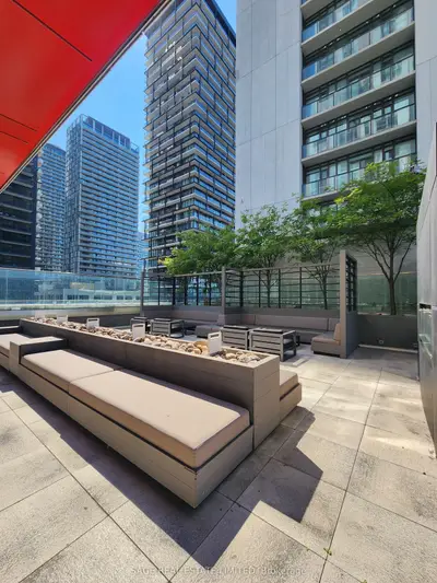 318 Richmond Street W 1512, Toronto C01, On M5v 0b4