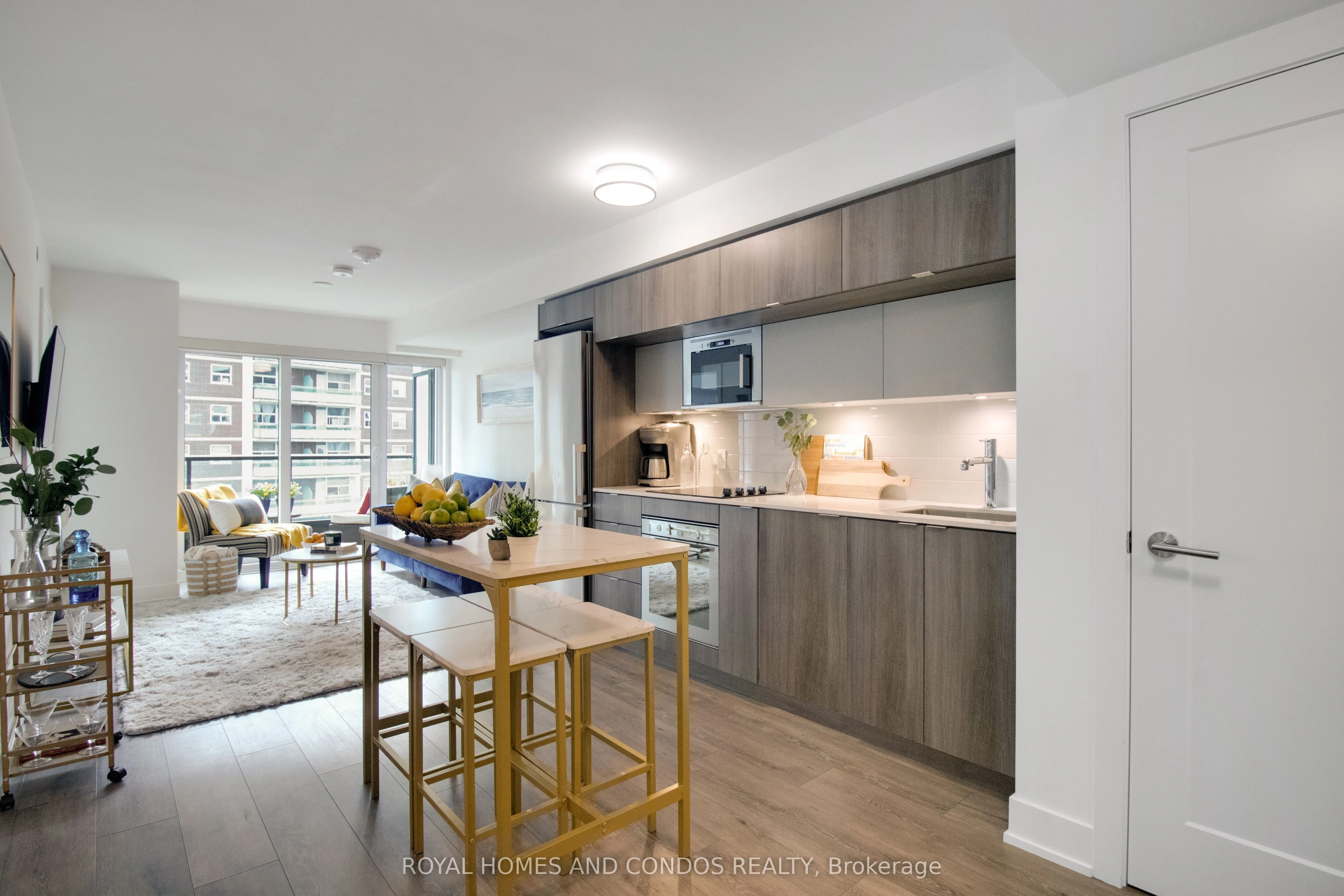 585 Bloor Street E 620, Toronto C08, On M4w 0b3
