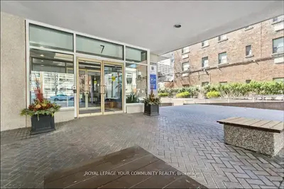 Condo Apartment in Toronto