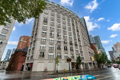 Condo Apartment in Toronto
