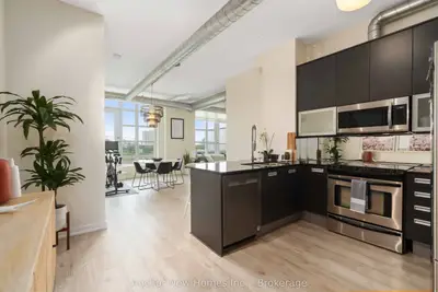 Condo Apartment in Toronto
