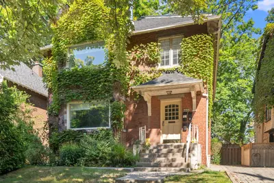 Triplex in Toronto