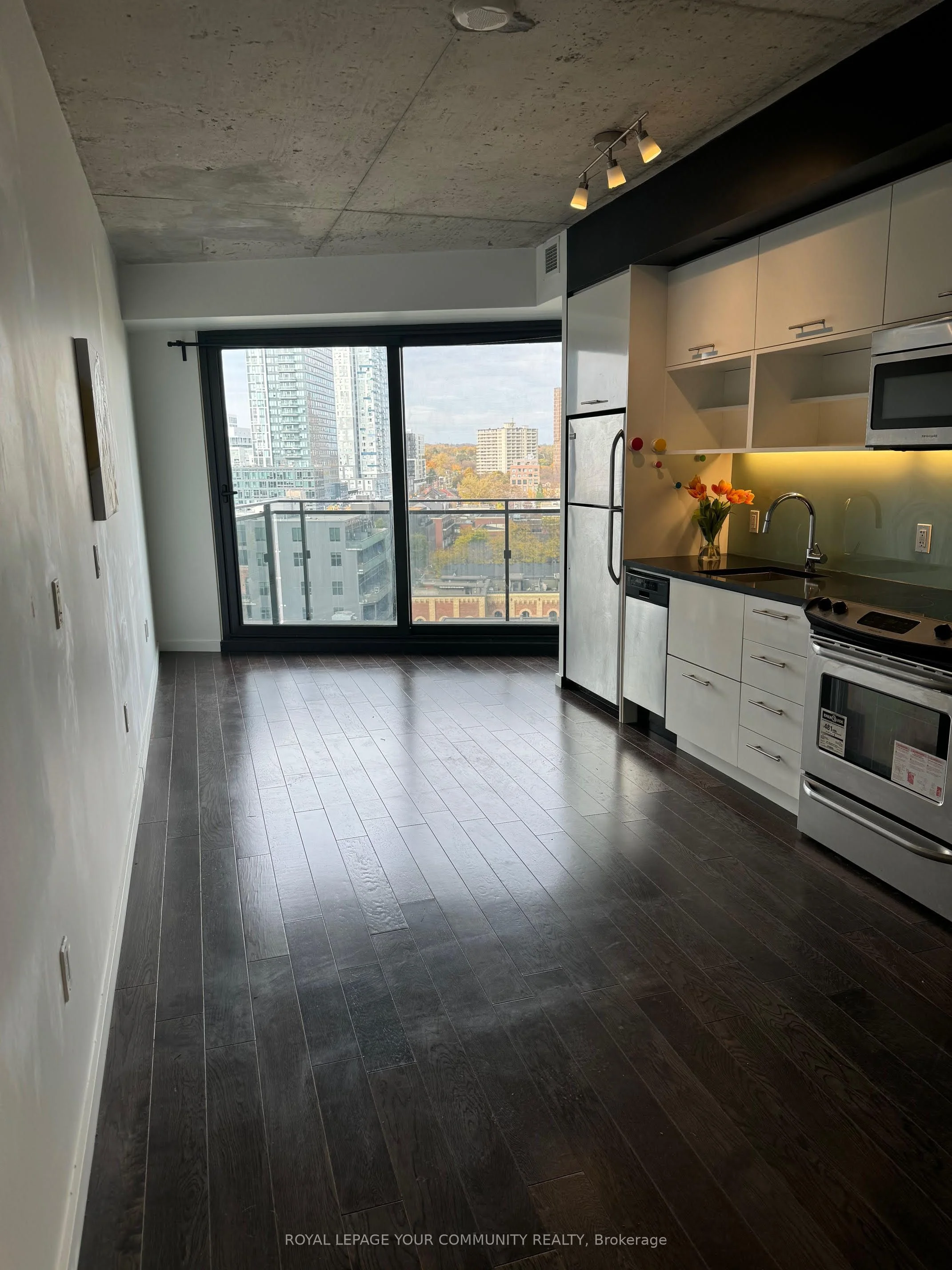Condo Apartment in Toronto