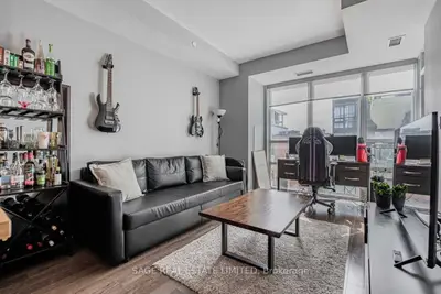 Condo Apartment in Toronto